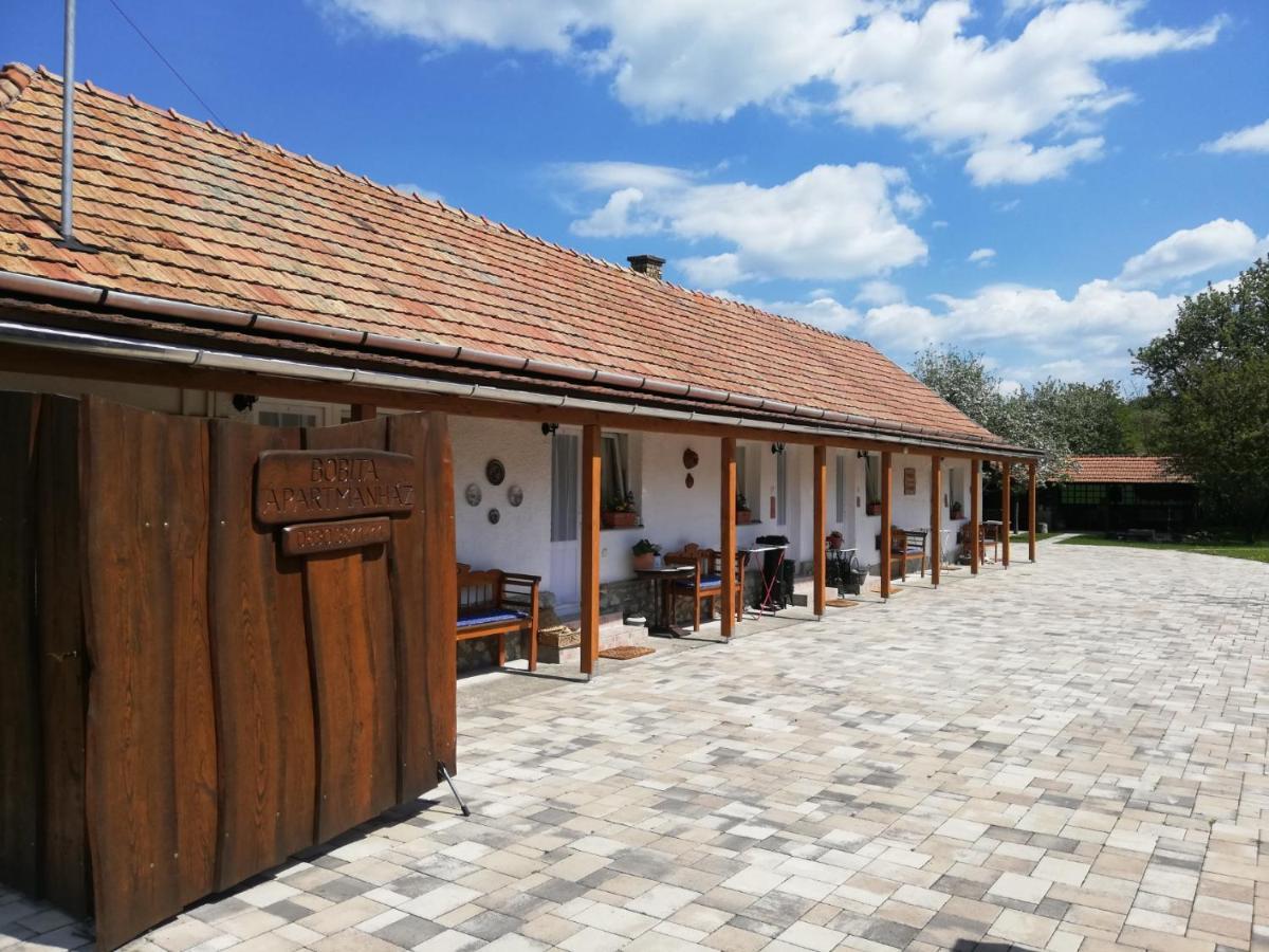 Bobita Apartmanhaz Szilvásvárad Exteriör bild