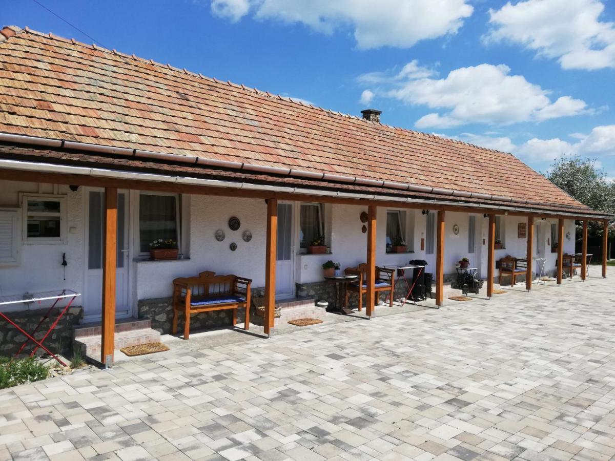 Bobita Apartmanhaz Szilvásvárad Exteriör bild