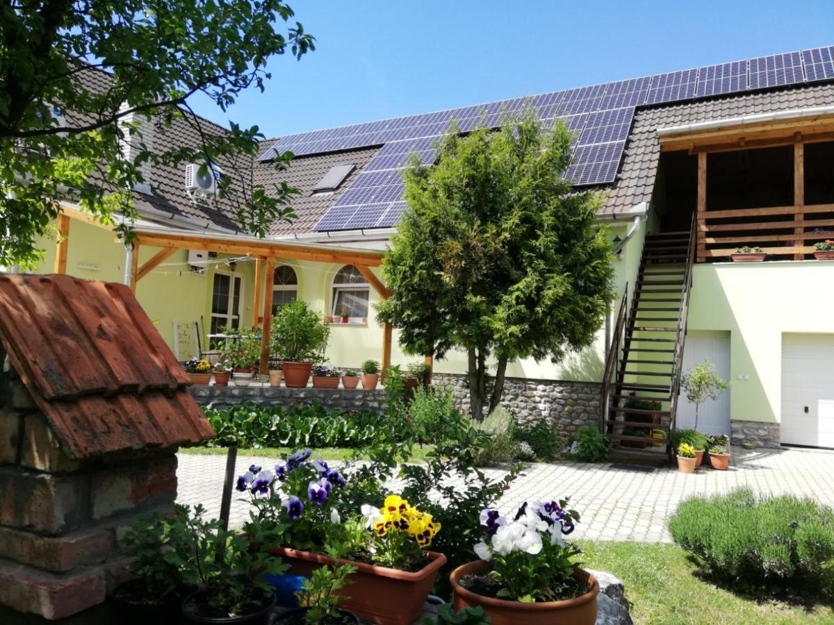 Bobita Apartmanhaz Szilvásvárad Exteriör bild