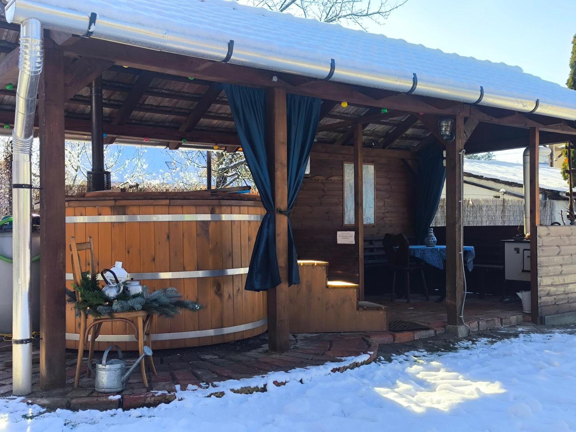 Bobita Apartmanhaz Szilvásvárad Exteriör bild