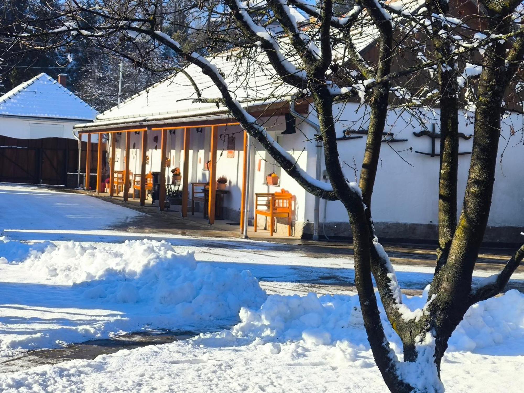 Bobita Apartmanhaz Szilvásvárad Exteriör bild