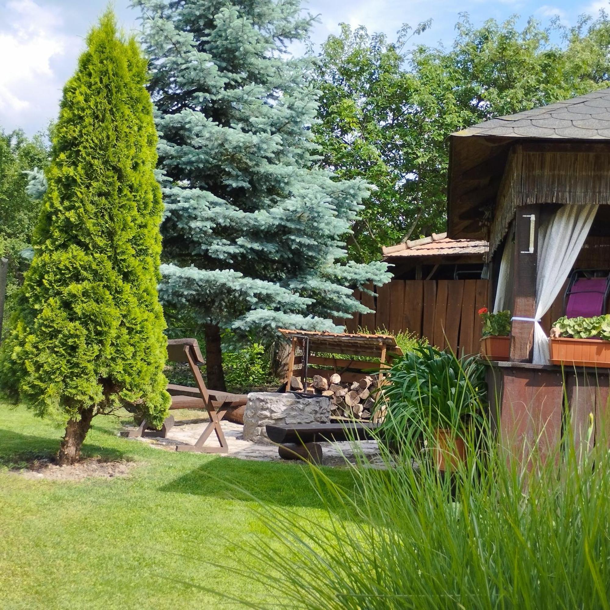 Bobita Apartmanhaz Szilvásvárad Exteriör bild