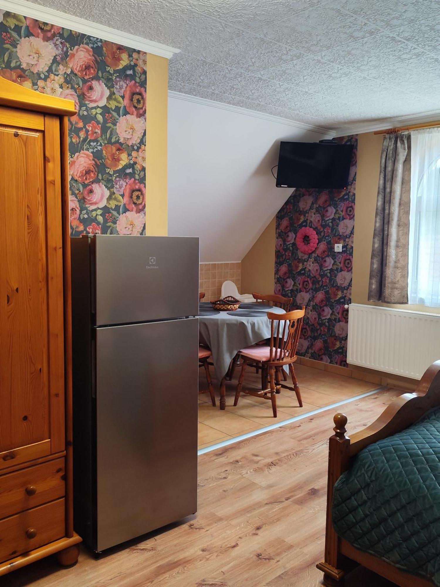 Bobita Apartmanhaz Szilvásvárad Exteriör bild