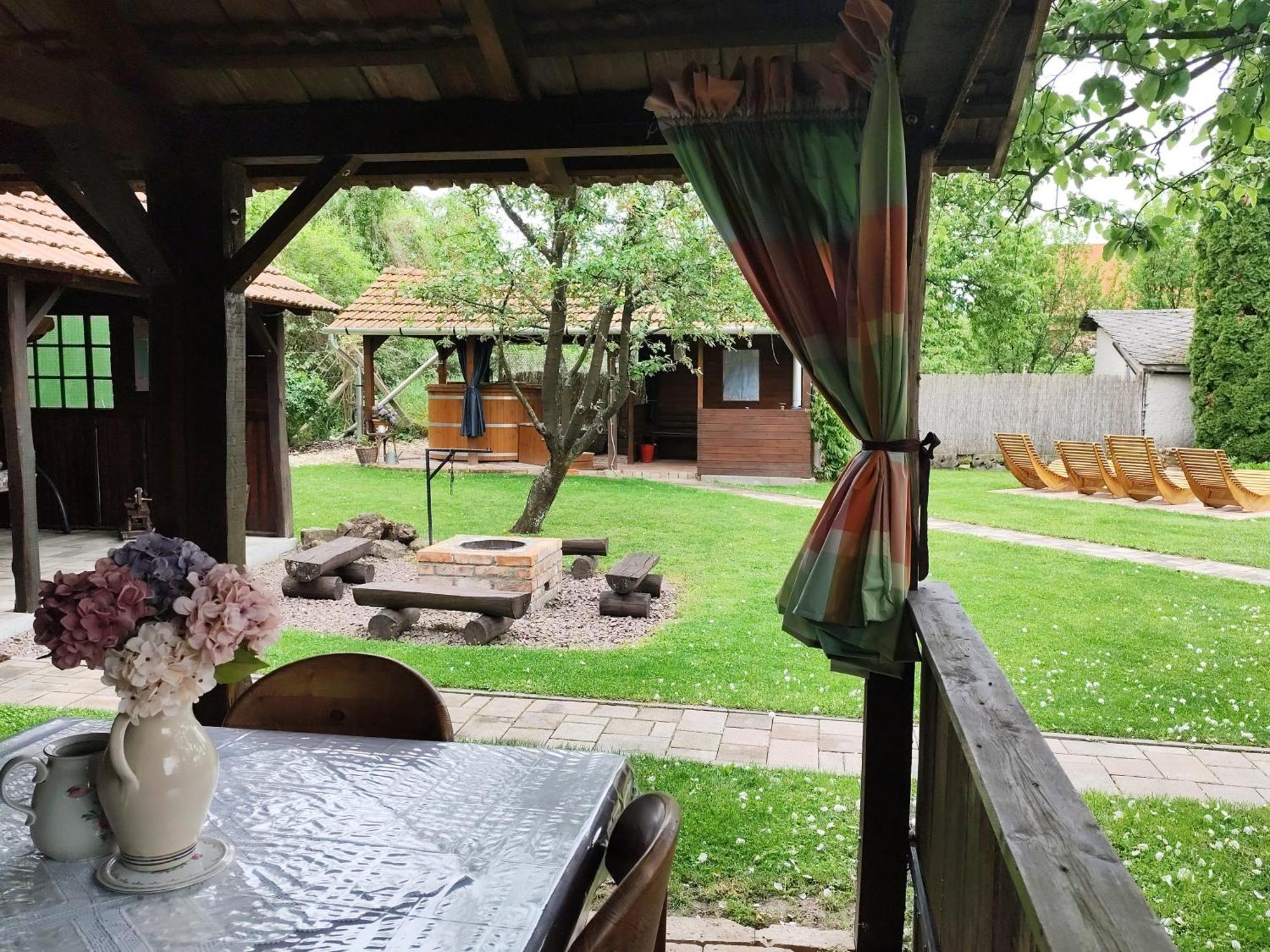 Bobita Apartmanhaz Szilvásvárad Exteriör bild